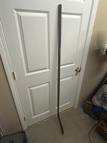 Pro Blackout Stick. Nathan Mackinnon Left handed