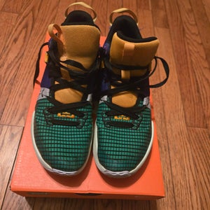 Nike Lebron Witness 7 Kid's 6.5Y (Big Kids / Youth) Nike Shoes (Used)