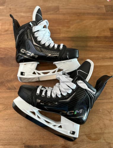 Black 2025 CCM JetSpeed FT8 Pro Hockey Skates Regular Width Pro Stock Size 4.5 (New)