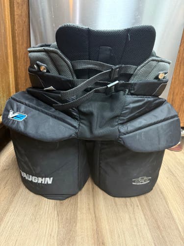 Senior Medium Vaughn Velocity V9 Pro Carbon Hockey Goalie Pants (Used)