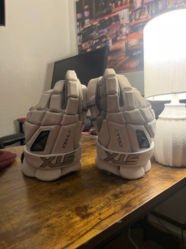 STX Cell V Lacrosse goalie Gloves