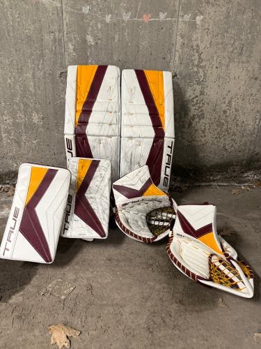 34" 2023 True Catalyst Px3 Regular Goalie Full Set Pro Stock (Used)