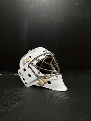 Senior Medium 2024 Bauer 960 Goalie Mask (Used)