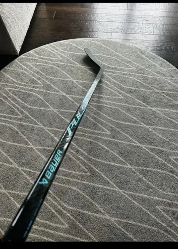 (New) Senior Bauer Pulse Left Hand Hockey Stick P28 87 Flex (New)