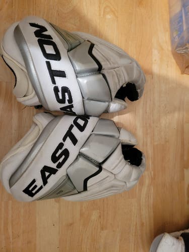 Easton Gloves 14" (Used)