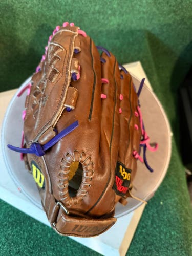 Wilson A2000 LH Outfield Baseball Glove 12.5" (Used)
