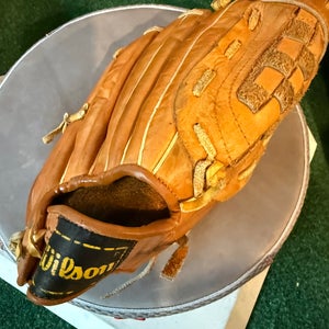 Wilson A2000 RH Infield Baseball Glove 10" (Used)
