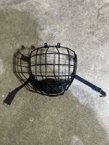 Medium CCM FM480 Facemask (New)