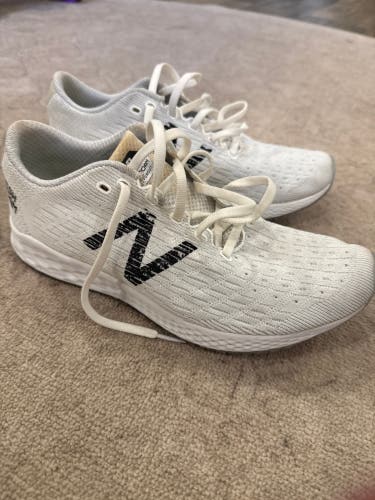 White Women's Size M 7.5 (W 8.5) Adult New Balance Shoes (Used)