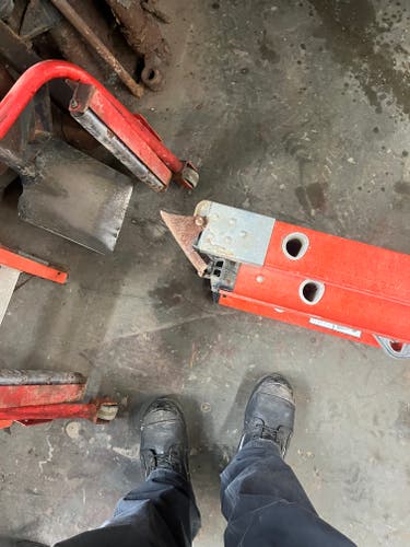 DeMarini Whisper Composite Bat (-11) 23 oz 33" (Used)