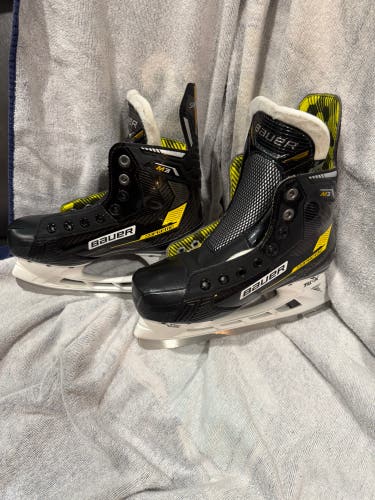 Black/Yellow 2022 Bauer Supreme M3 Hockey Skates Extra Wide Width Size 4 (Used)