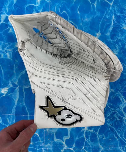 White Intermediate Brian's Iconik X Goalie Gloves & Blockers Regular (Used)