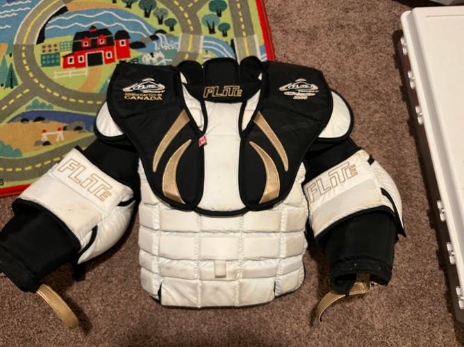 Large Mckenney Pro Goalie Chest Protector (Used)