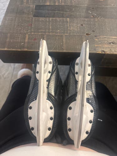 Black/White 2024 Bauer Supreme Shadow Hockey Skates Regular Width Size 3 (Used)