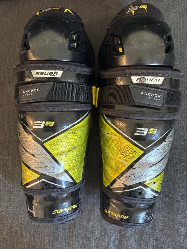 Used Junior Bauer 11" Supreme 3S Shin Pads