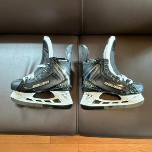 Black 2025 Bauer Vapor Flylite Hockey Skates Regular Width Pro Stock 8 (New)