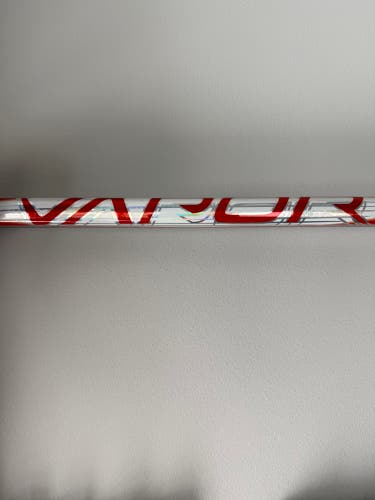 Senior Bauer Vapor Flylite Right Handed Hockey Stick P92 70 Flex - Red Variant - (New)
