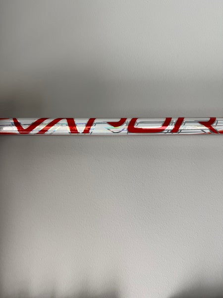 Senior Bauer Vapor Flylite Right Handed Hockey Stick P92 70 Flex - Red Variant - (New)