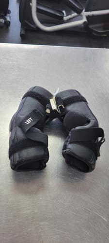 Used STX SMALL Lacrosse Arm Pads/Guards Black SM 11497-S000156901