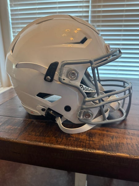Youth Small Riddell SpeedFlex Helmet (Used) | SidelineSwap | Buy and ...