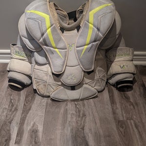 Medium Vaughn Velocity V6 2200 Pro Goalie Chest Protector (Used)