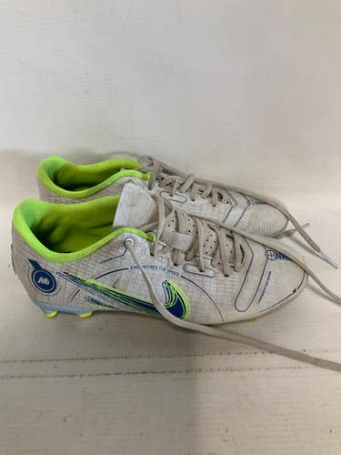 Used Nike Soccer Cleats White Junior 02.5 11823-S000037894