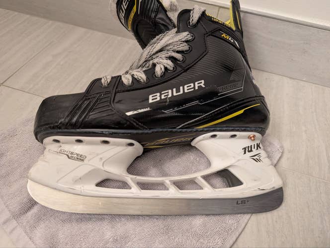 Bauer Supreme M4 Hockey Skates Regular Width 7 (Used)