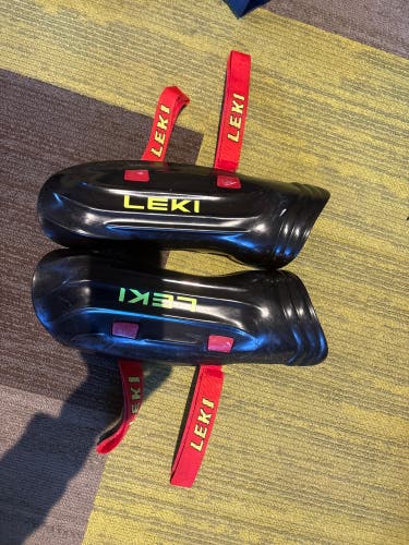 Knee Guard Medium Leki Shin Guard (Used)