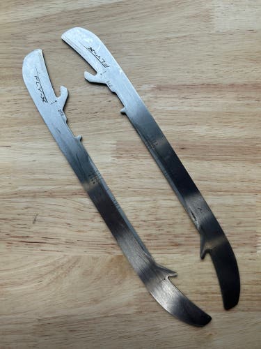 Bauer FLY-X 272mm Saint John Sea Dogs Pro Stock Skate Blades / Runners (Used)