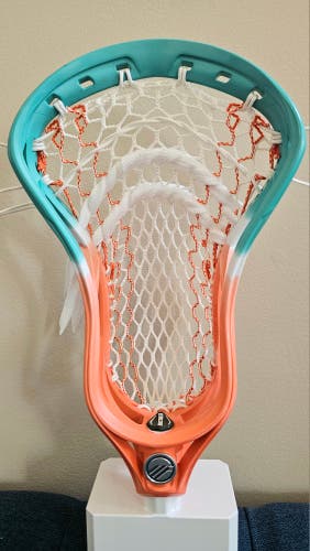 (NEW) Maverik Tactik 3.0 – Tropical Teal & Coral Dye | Strung w/ECD Hero 4.0 Mesh