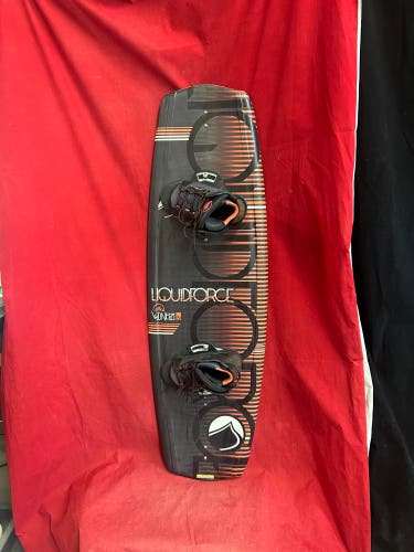 2011 Liquid Force Witness wakeboard 132 cm with liquid force transit bindings size size 5-8