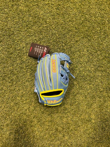 2024 Fall Wilson A2000 1786 Sky Blue/Opti RH Infield Baseball Glove 11.5" (New)