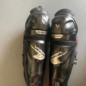 Senior Bauer Vapor Fly40 17" Shin Pads (Used)