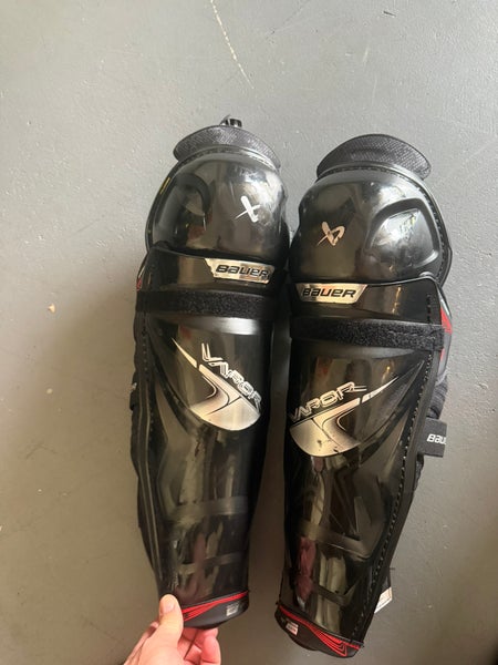 Senior Bauer Vapor Fly40 17" Shin Pads (Used)