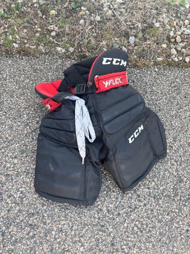 Youth Medium CCM Y Flex 2 Hockey Goalie Pants (Used)
