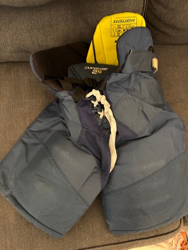 Junior Medium Bauer Supreme 2S Hockey Pants (Used)