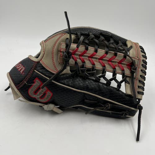 Wilson A2000 PF92 12.25 Outfield Baseball Glove