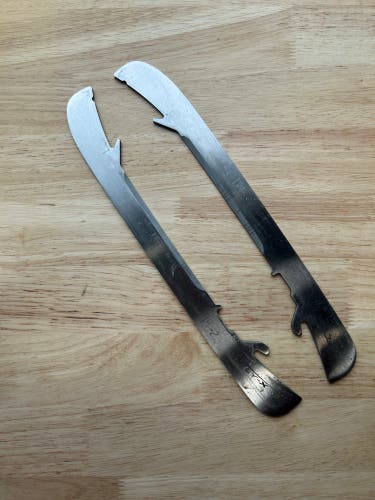 Bauer FLY-X 272mm Tampa Bay Lightning Pro Stock Skate Blades / Runners (Used)