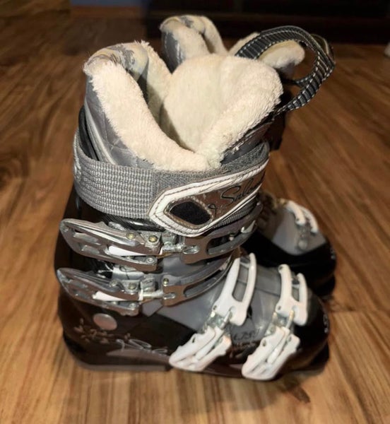 Women's Salomon fit fusion All Mountain Ski Boots 23 woman size