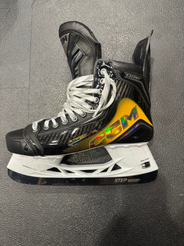 Black/Yellow 2025 CCM JetSpeed FT8 Pro Hockey Skates 9.5 (New)