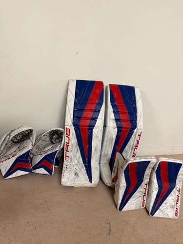 Custom True Catalyst Px3 Goalie Full Set Full Right 34+1
