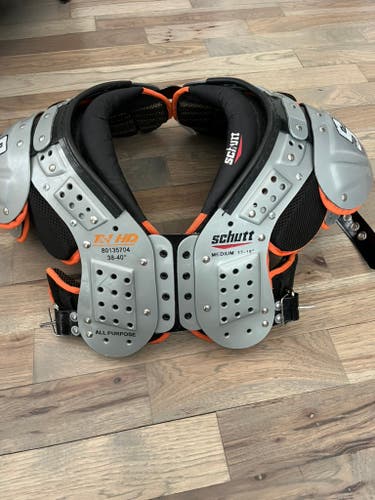 Schutt XV HD Varsity Football Shoulder Pads - Medium