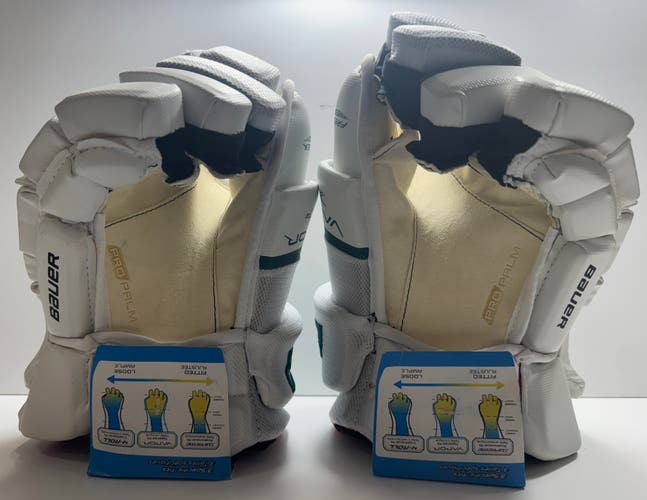 New Bauer Vapor X 7.0 Gloves 15" (#1044095)