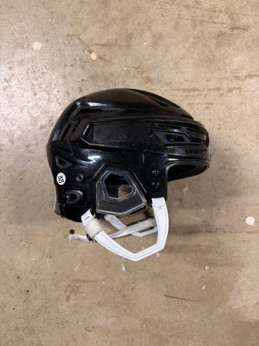 Small Bauer Re-Akt 150 Helmet (Used)