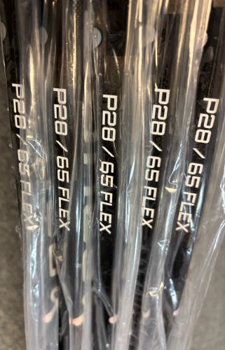Intermediate Bauer Vapor Flylite Left Hand Hockey Stick P28 65 Flex (New)