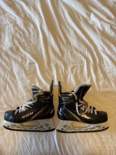 Black 2018 CCM Super Tacks AS1 Hockey Skates Regular Width 7.5 (Used)