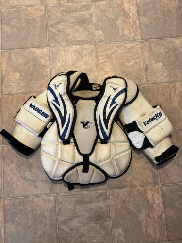 Vaughn Velocity V5 7100 Goalie Chest Protector, Small/Medium Youth