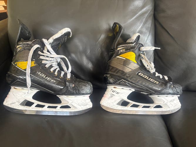 2020 Bauer Supreme 3S Pro Hockey Skates Regular Width 7.5 (Used)