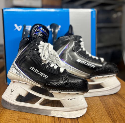 2025’ Bauer Vapor FlyLite Hockey Skates - Senior Size 6.5 / Regular Width (Excellent Condition)