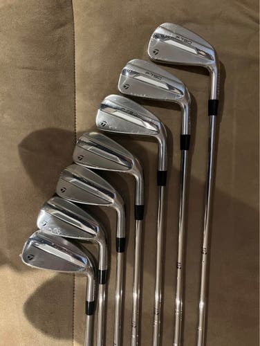 New 2025 TaylorMade P-790 RH Irons (4-PW) - Dynamic Gold S300 Steel Shafts